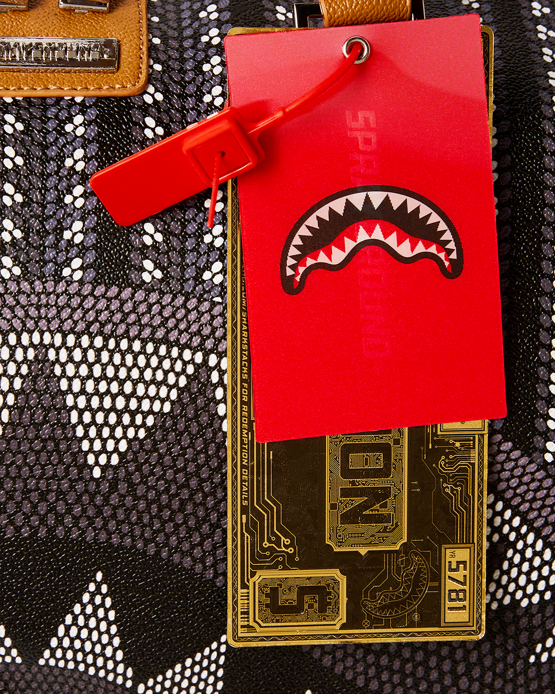 ILLUCHAINS DUFFLE